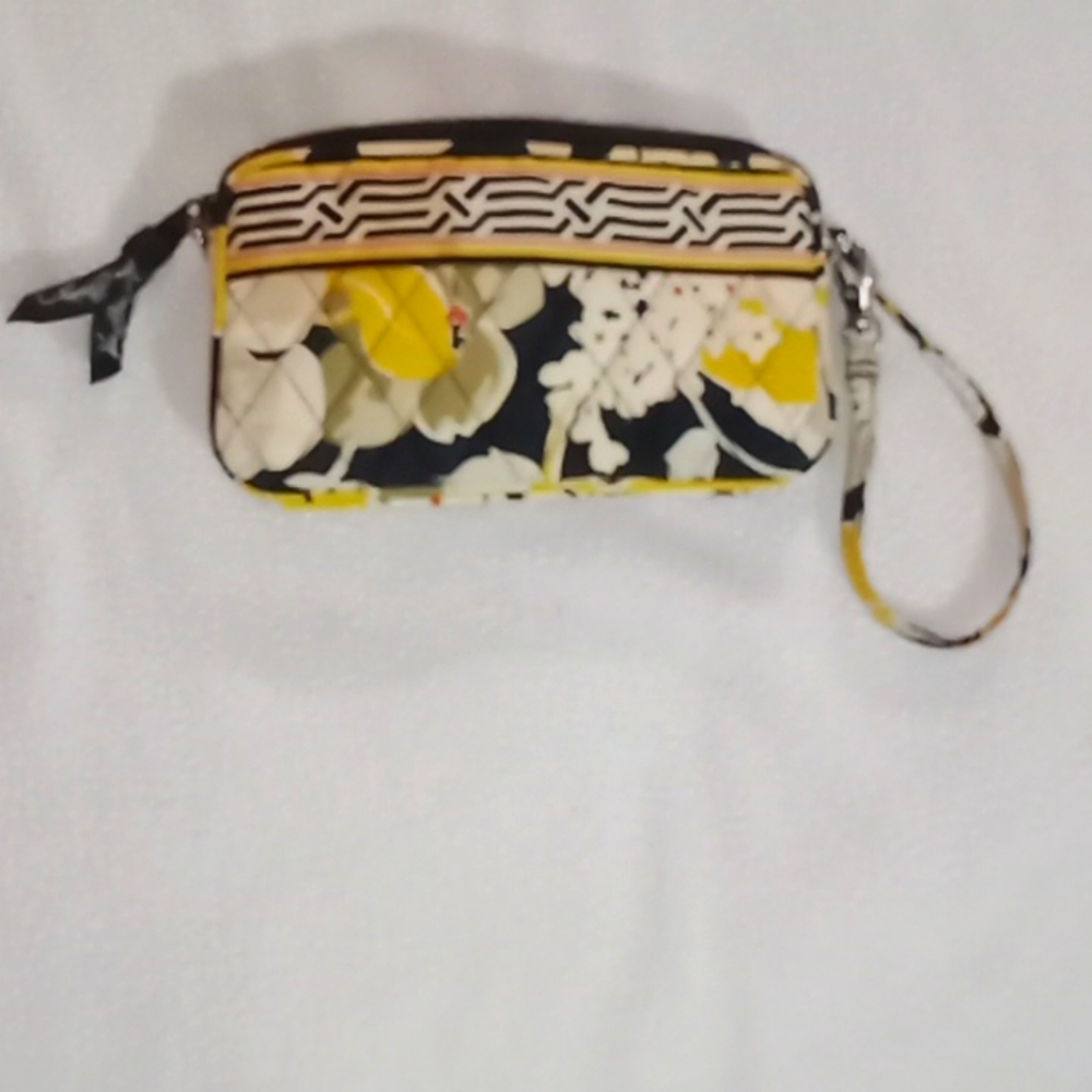 Vera Bradley Wallet With Wristlet Has Plenty Of Room Black And White And Yellow